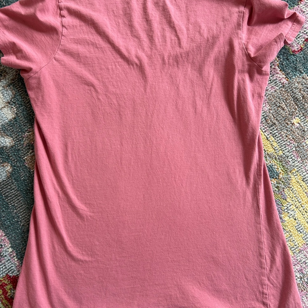 Pact Women's Salmon colored V-Neck Short Sleeve Tee- size small - Picture 4 of 4